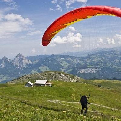 Paragliding show